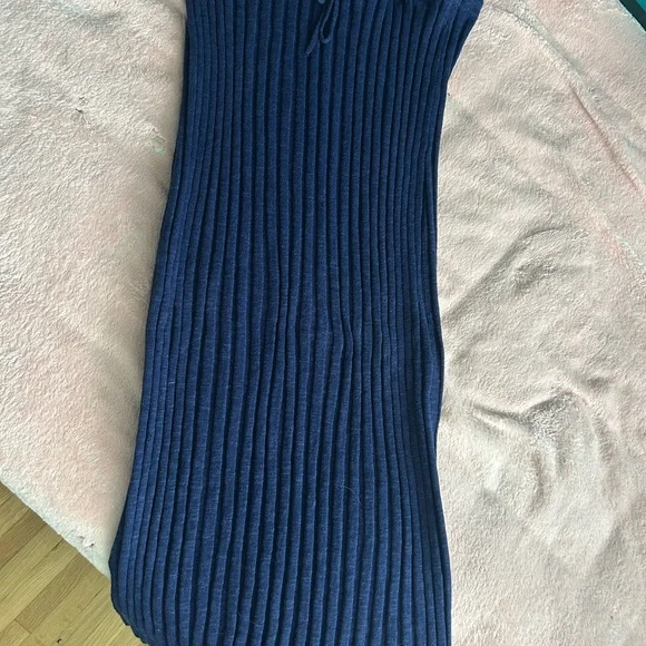 Navy Blue Ribbed Knit Set - Picture 4 of 6